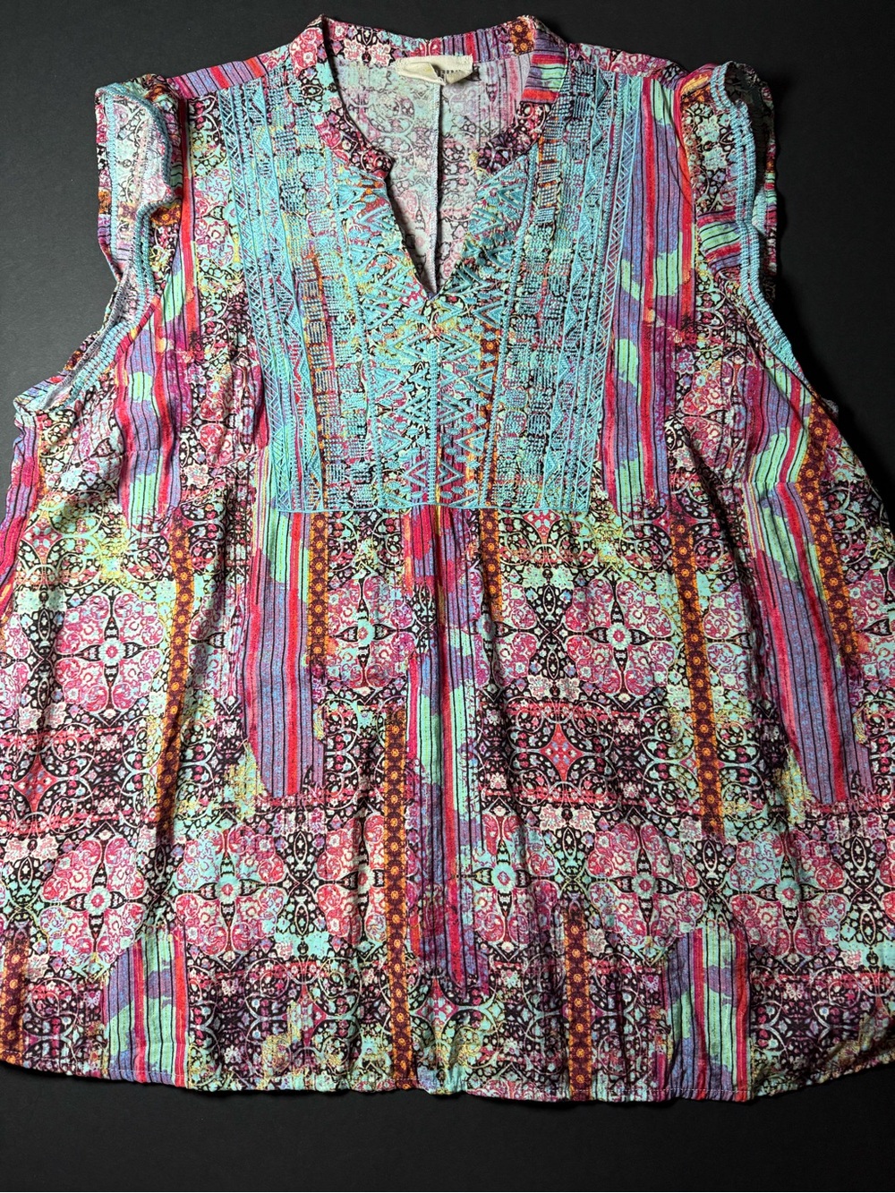 Savanna Jane 2X Boho Embroidered Medallion Print Sleeveless Tunic Top
